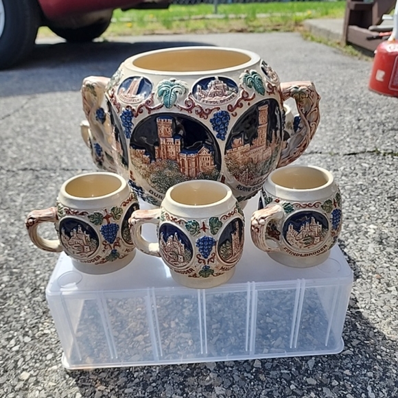 Vintage Castle GERZIT German  Tureen Punch / Soup Bowl.  5 individually Cups - Picture 4 of 7